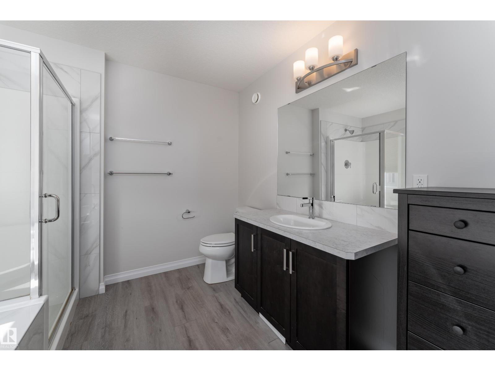 17132 64 ST NW - 32
