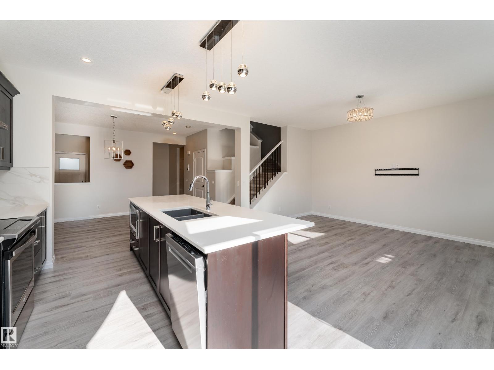 17132 64 ST NW - 14