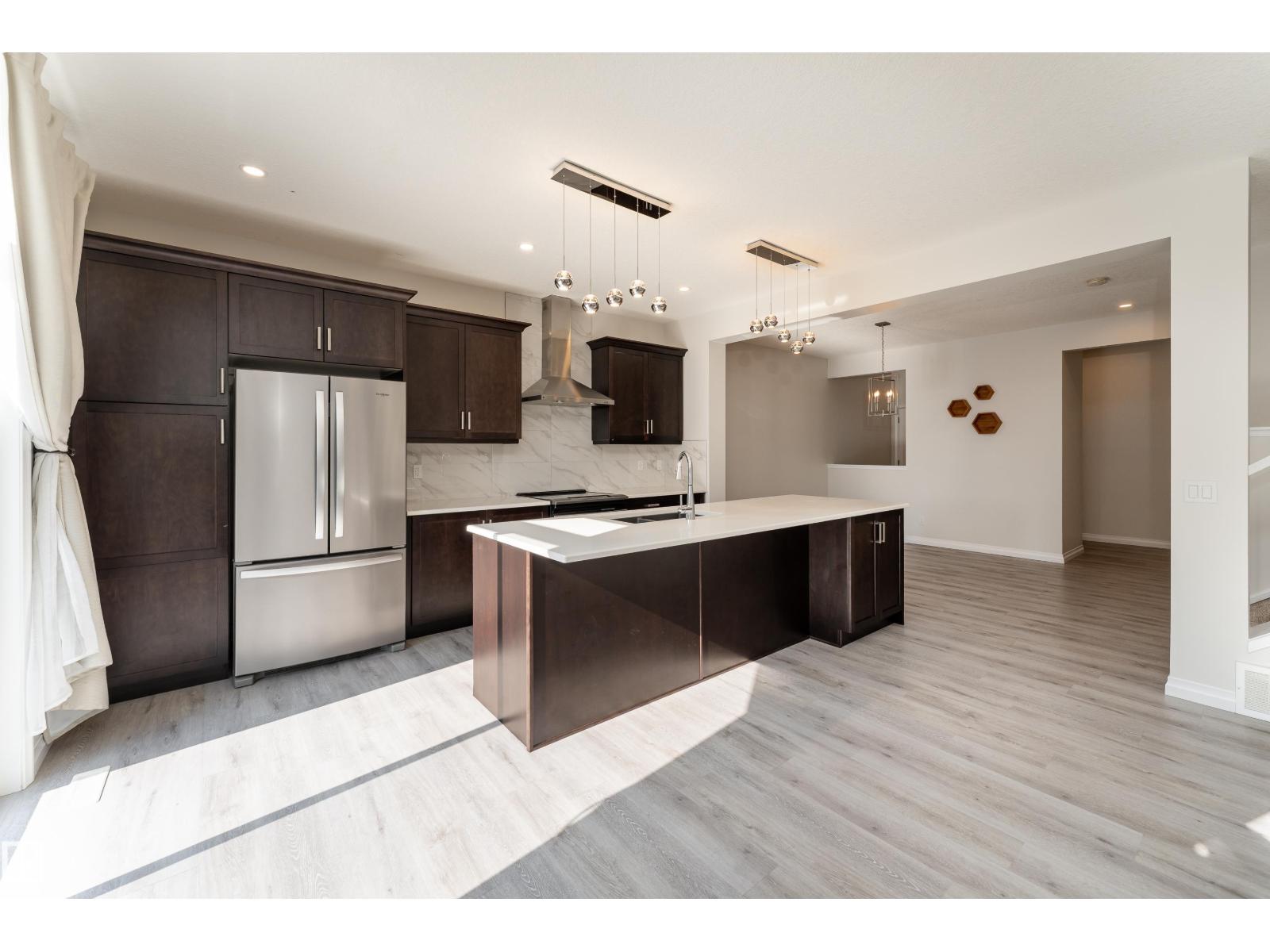 17132 64 ST NW - 4