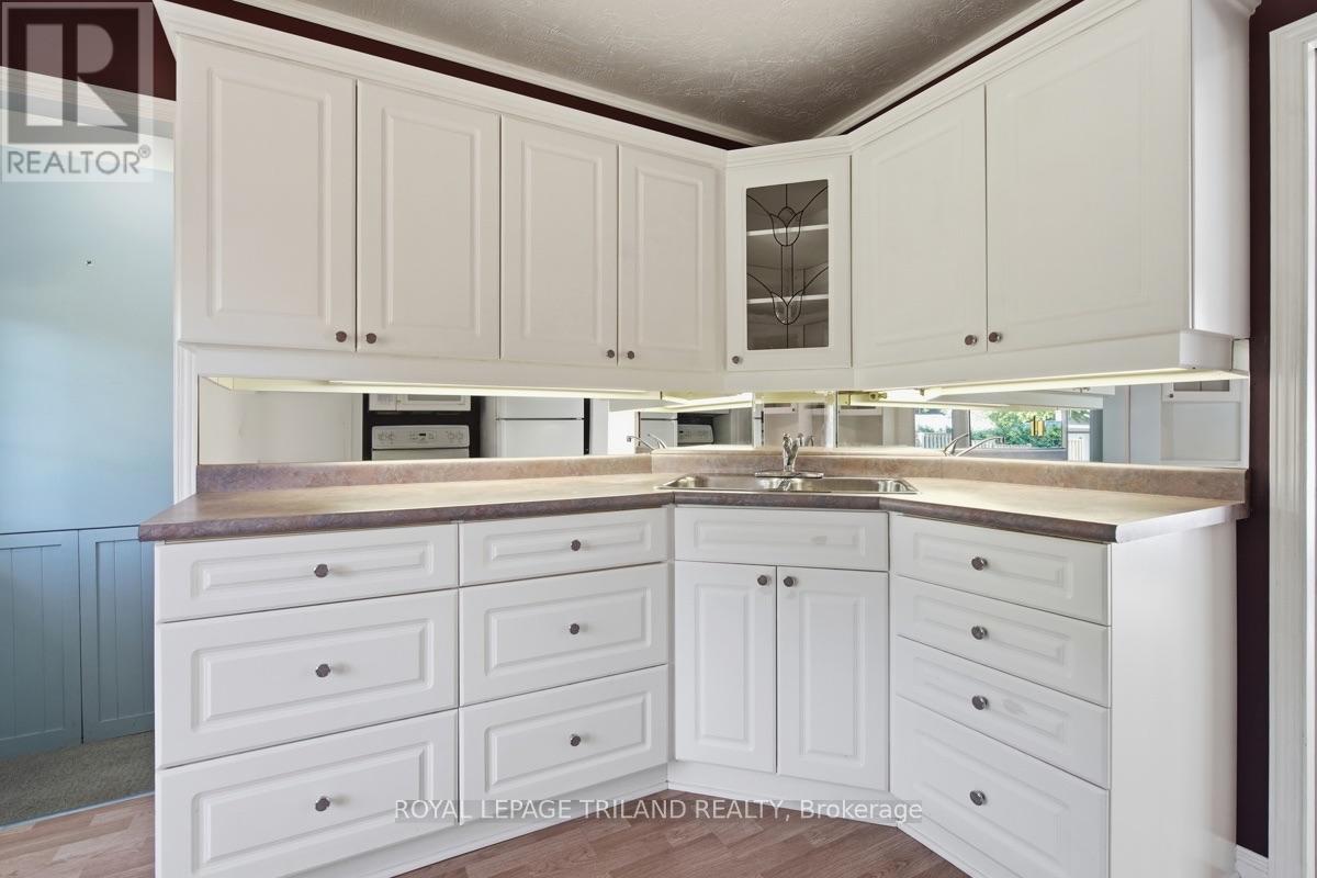 1175 LANCASTER STREET - 10
