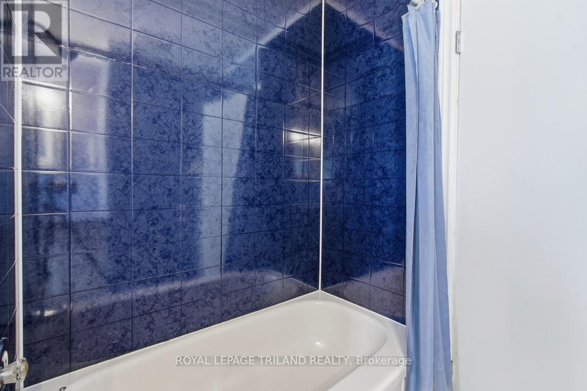 1175 LANCASTER STREET - 16