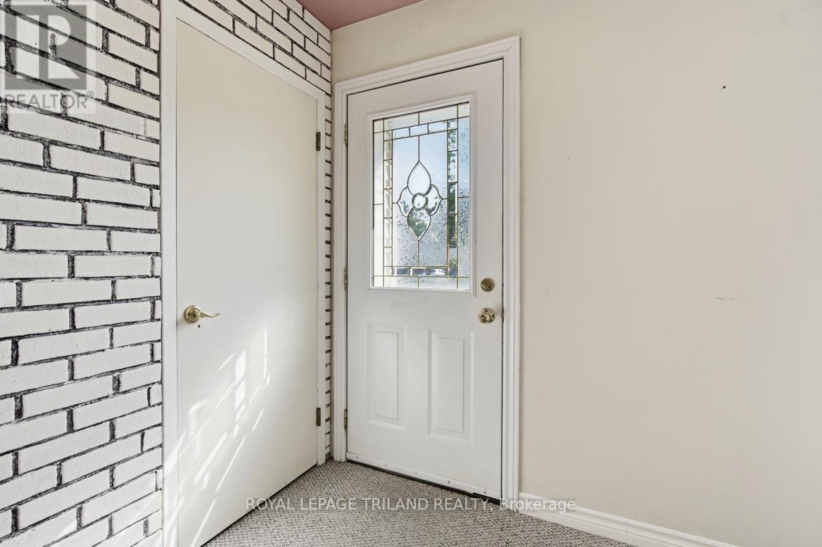 1175 LANCASTER STREET - 5
