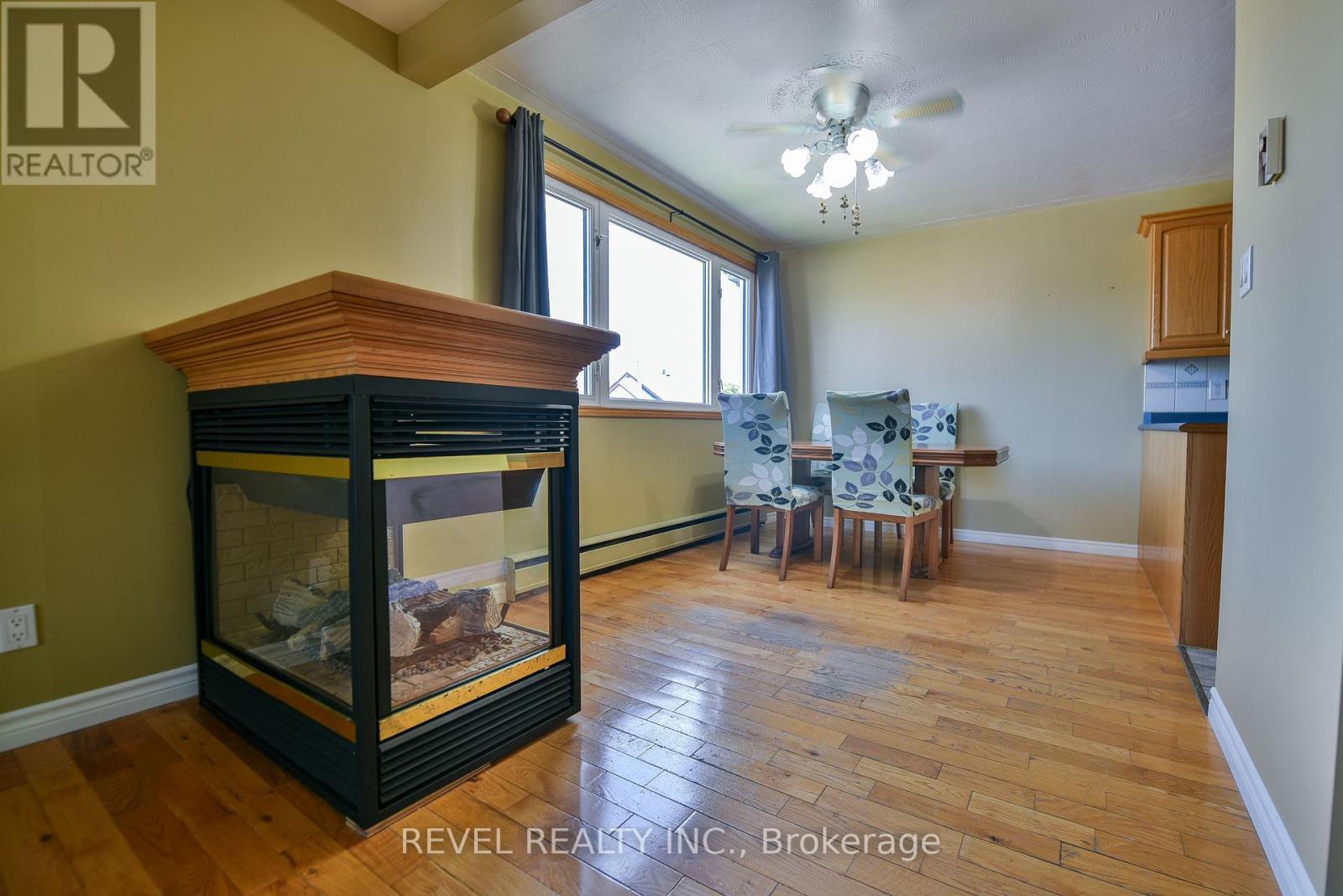 344 SPRUCE STREET N - 11
