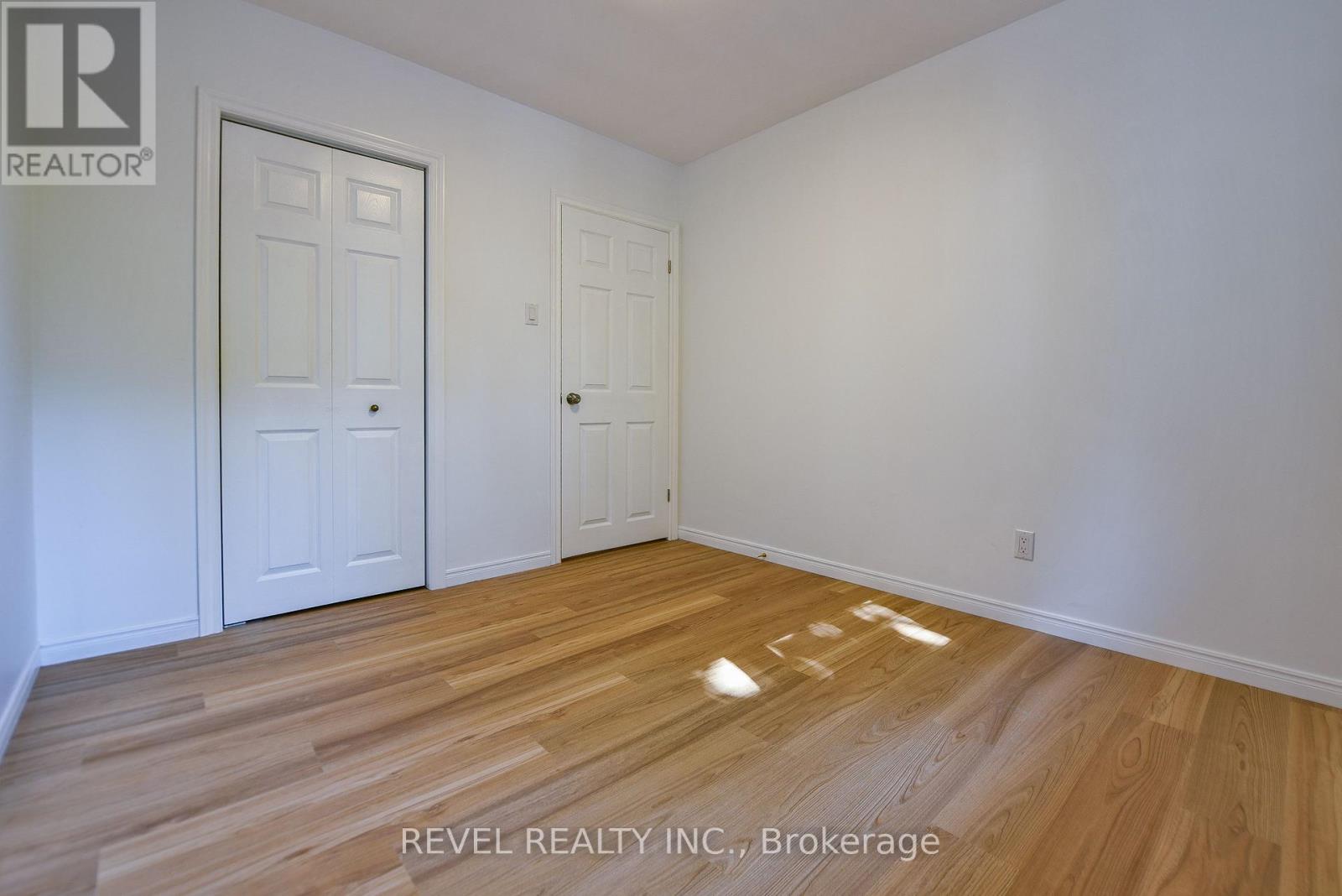 344 SPRUCE STREET N - 17