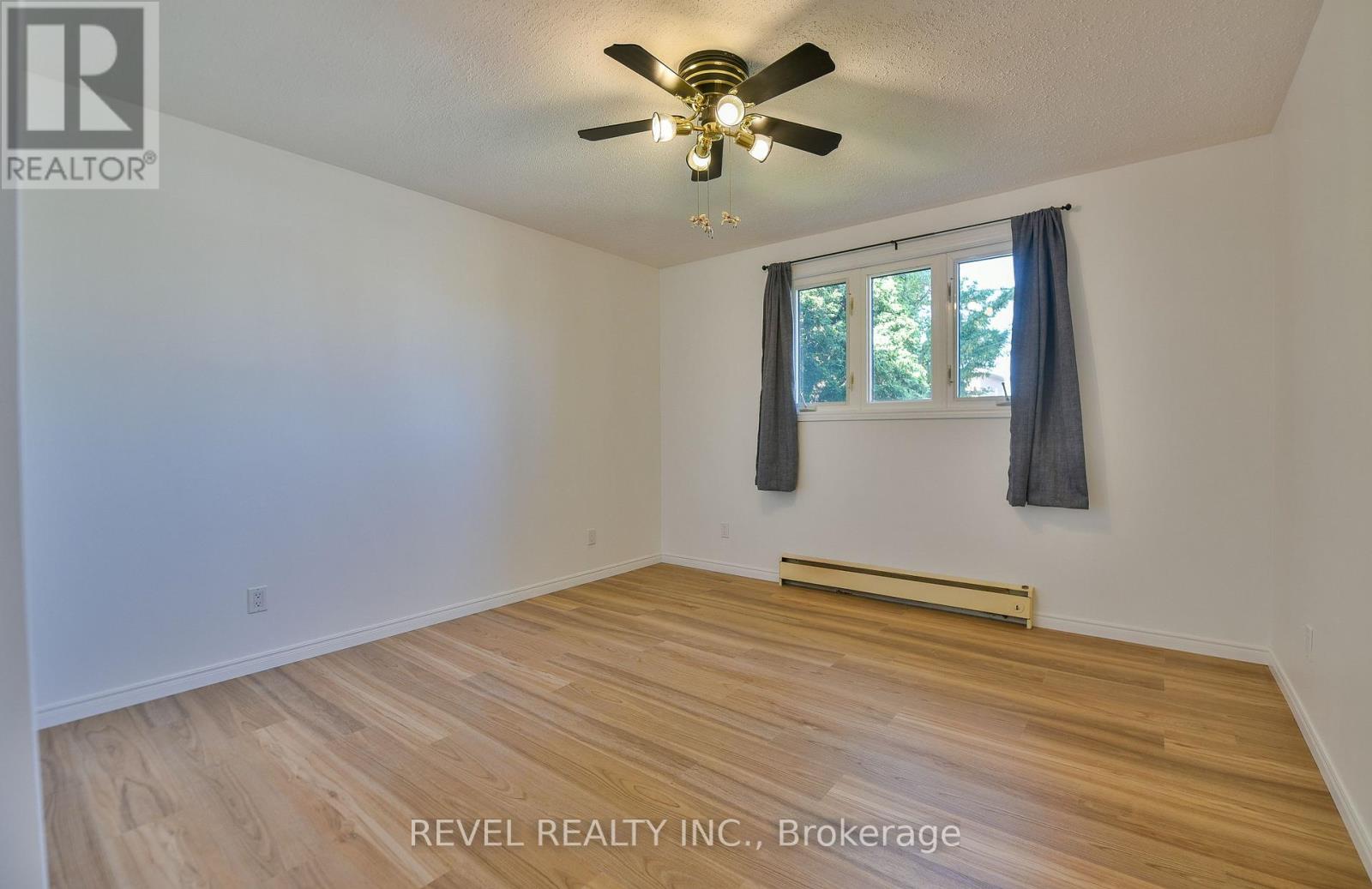 344 SPRUCE STREET N - 18