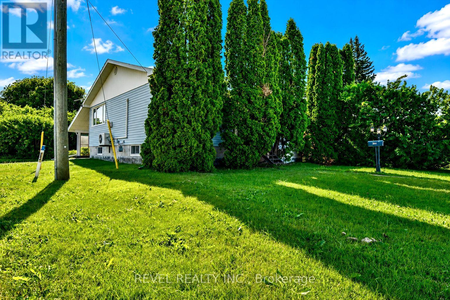 344 SPRUCE STREET N - 2