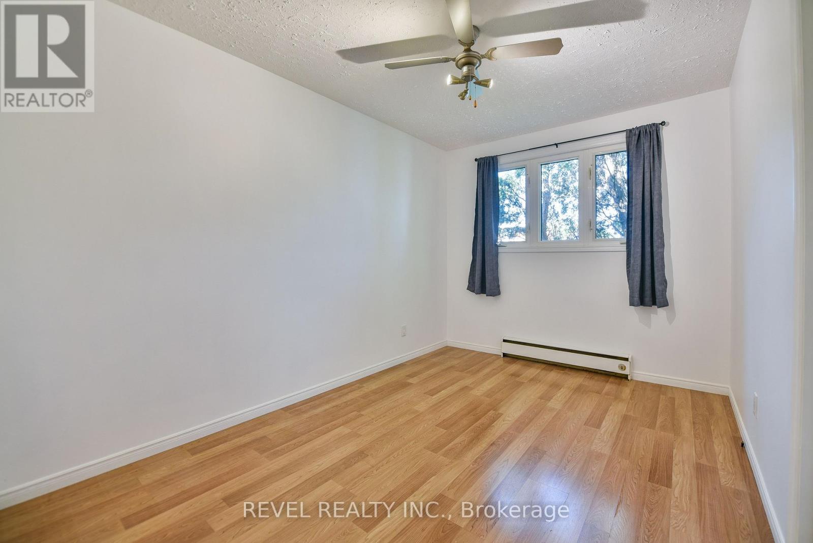 344 SPRUCE STREET N - 22