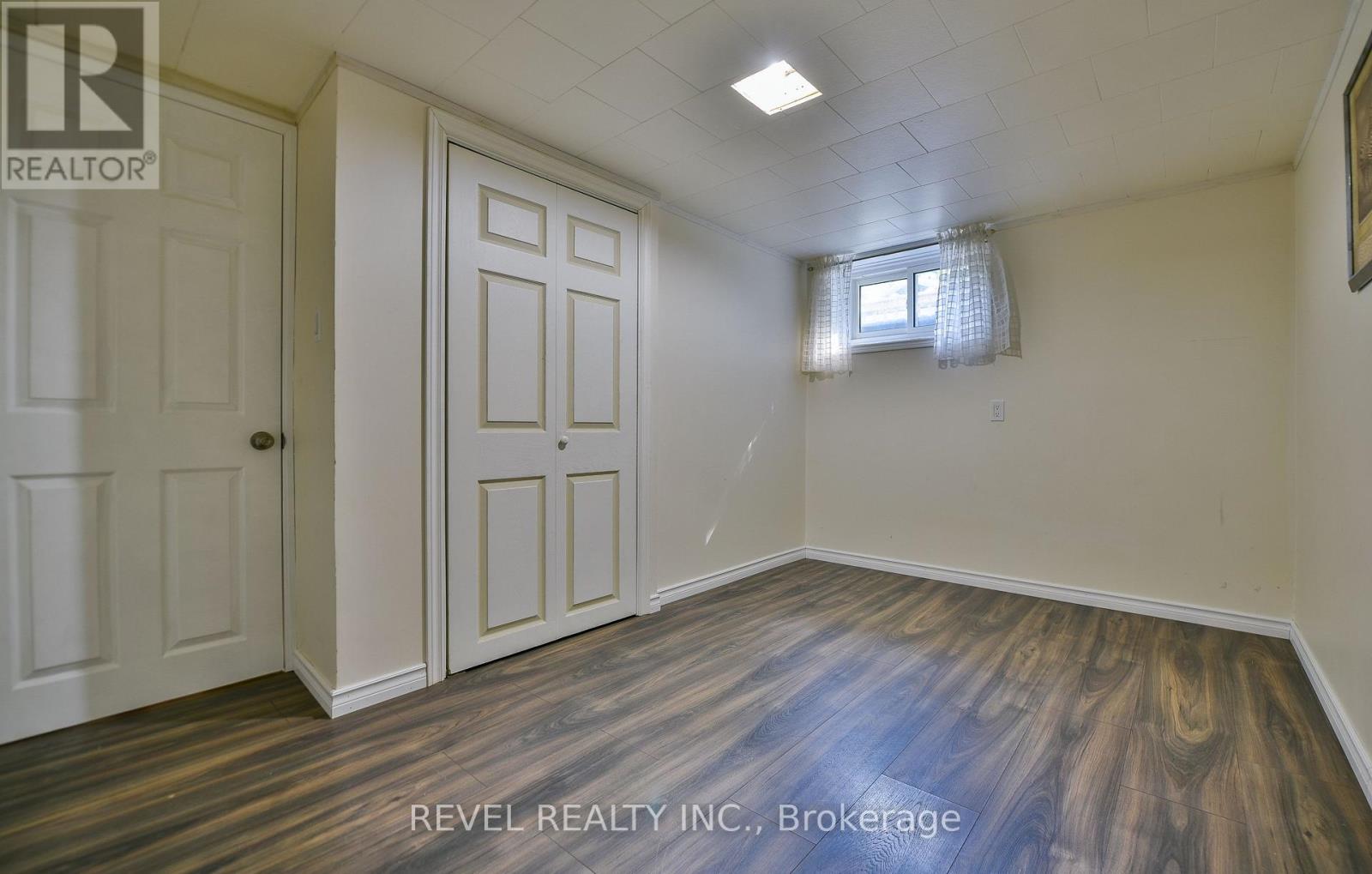 344 SPRUCE STREET N - 26