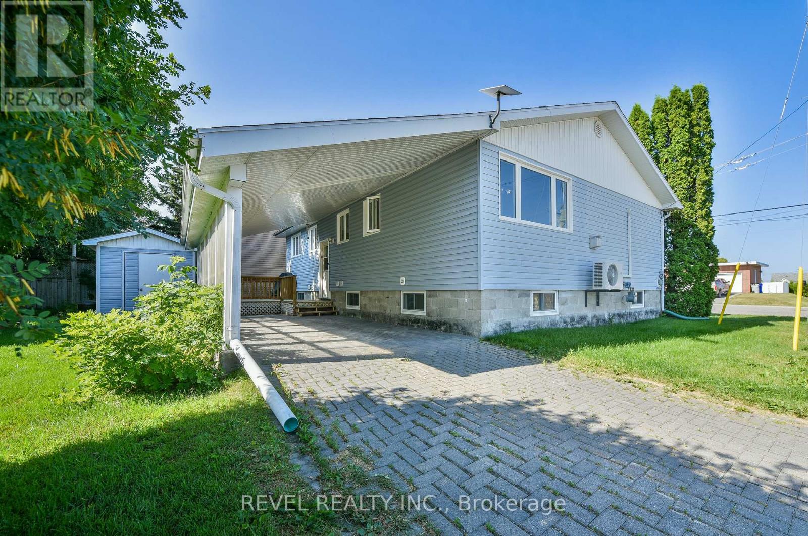 344 SPRUCE STREET N - 3