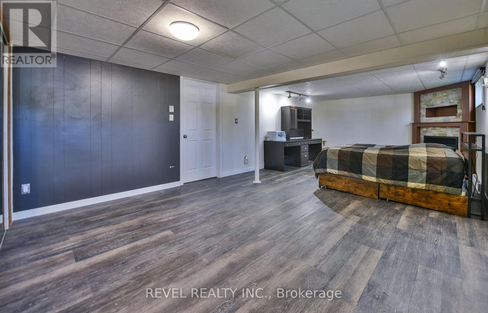 344 SPRUCE STREET N - 30