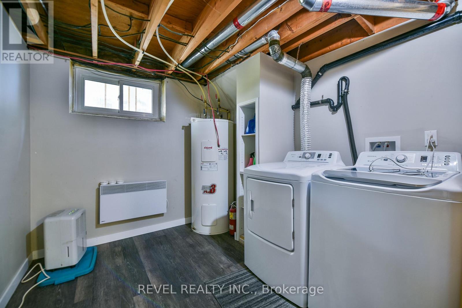344 SPRUCE STREET N - 31