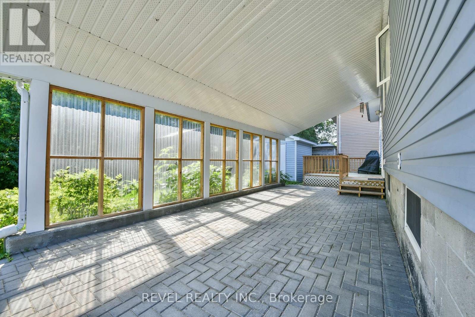 344 SPRUCE STREET N - 7
