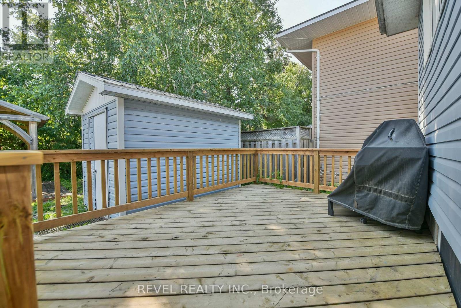 344 SPRUCE STREET N - 8