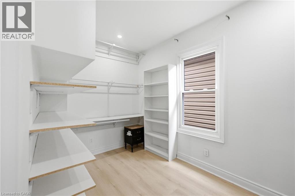1062 CANNON Street E - 10