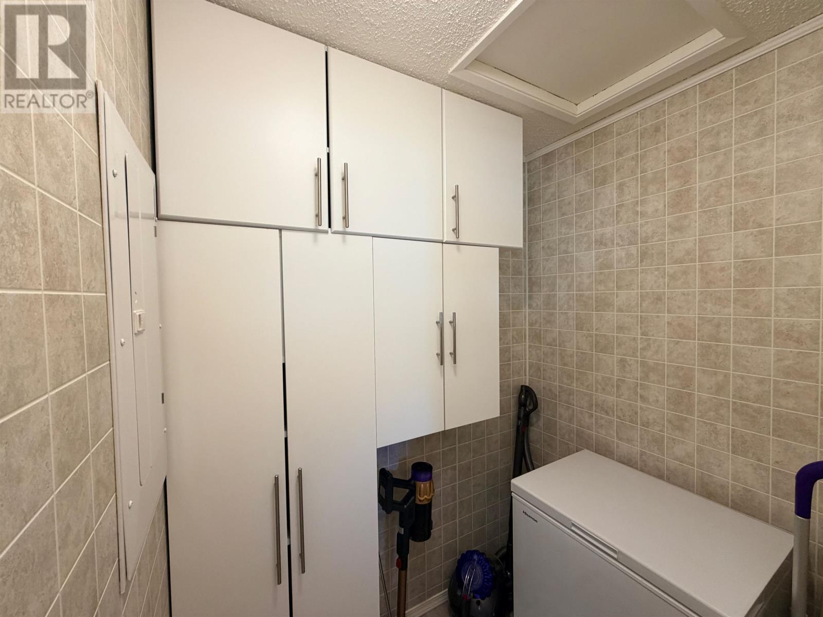 917 Valley Drive - Image 28