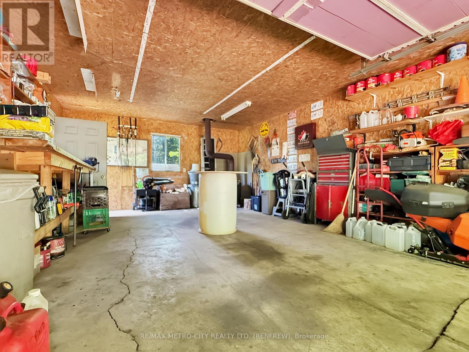 2667 HANDFORD LANE - Image 29