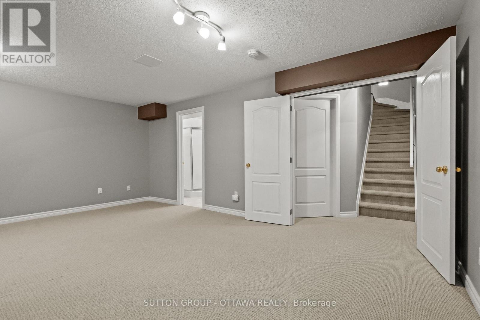 9 ALAMEDA WAY - 26
