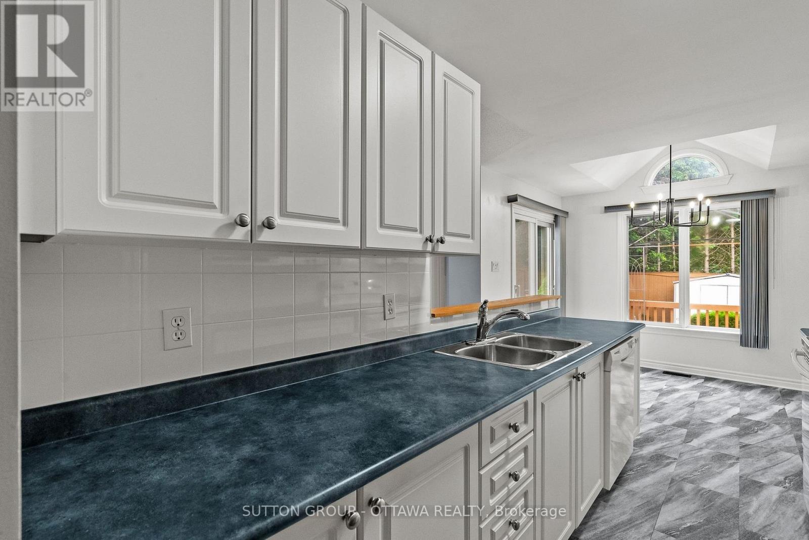 9 ALAMEDA WAY - 8