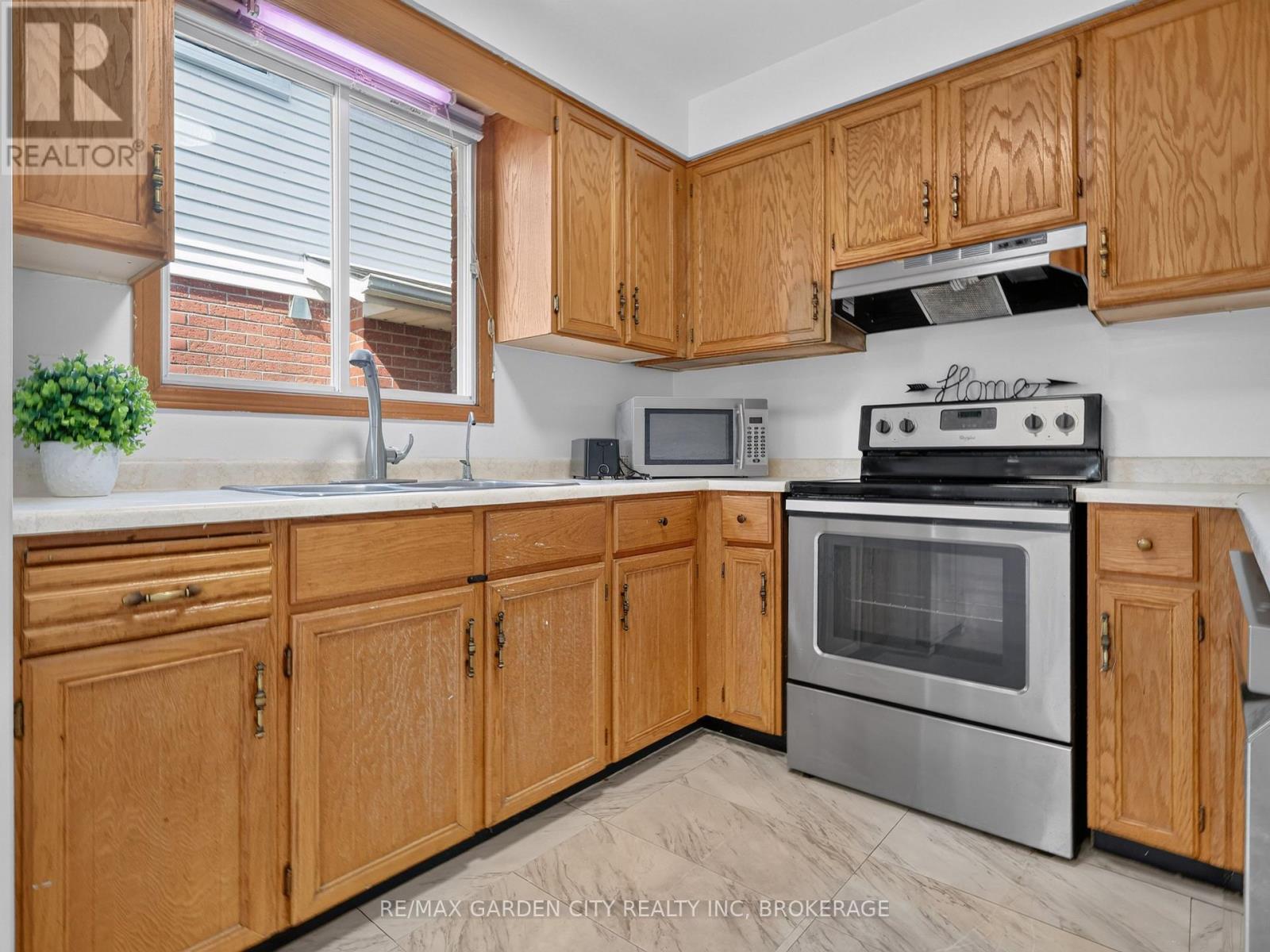 39 BUCHANAN CRESCENT - 18