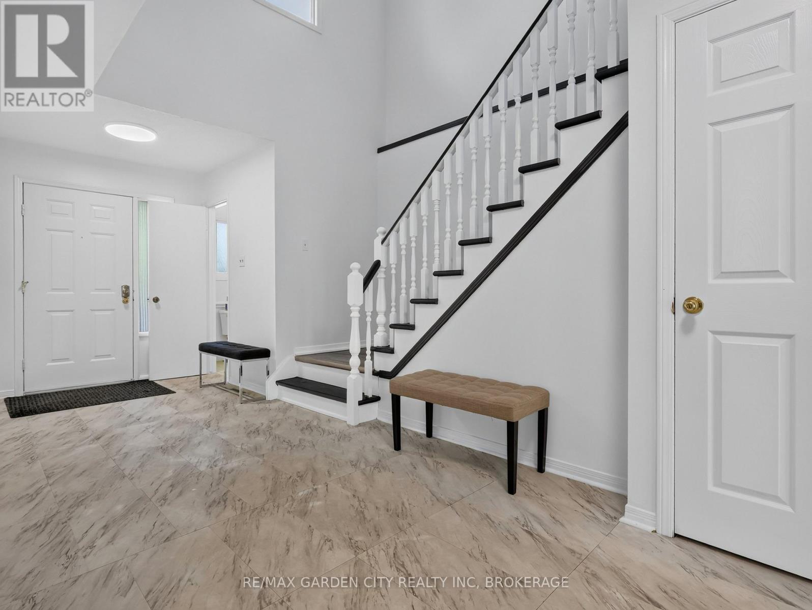 39 BUCHANAN CRESCENT - 20