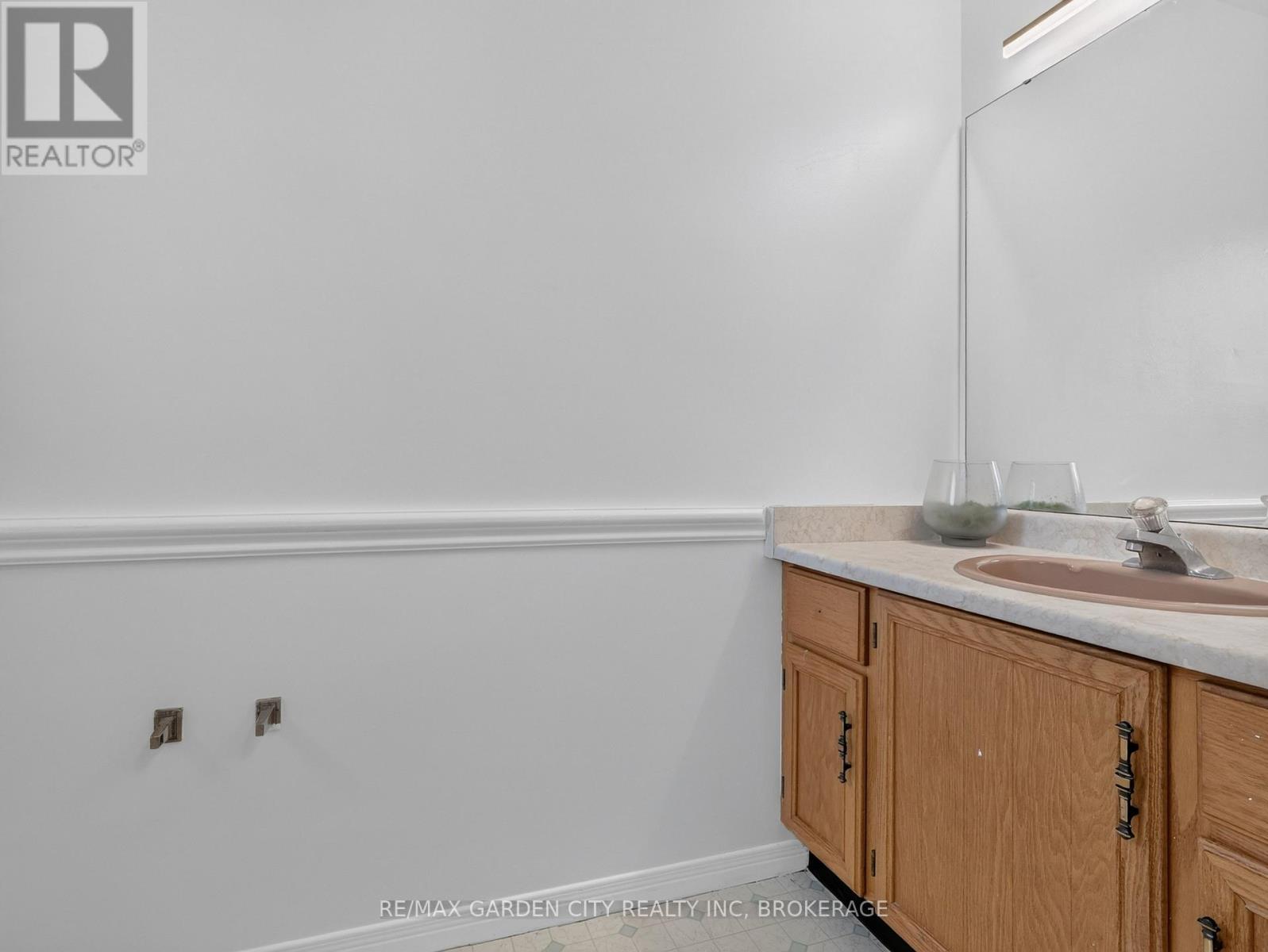 39 BUCHANAN CRESCENT - 21