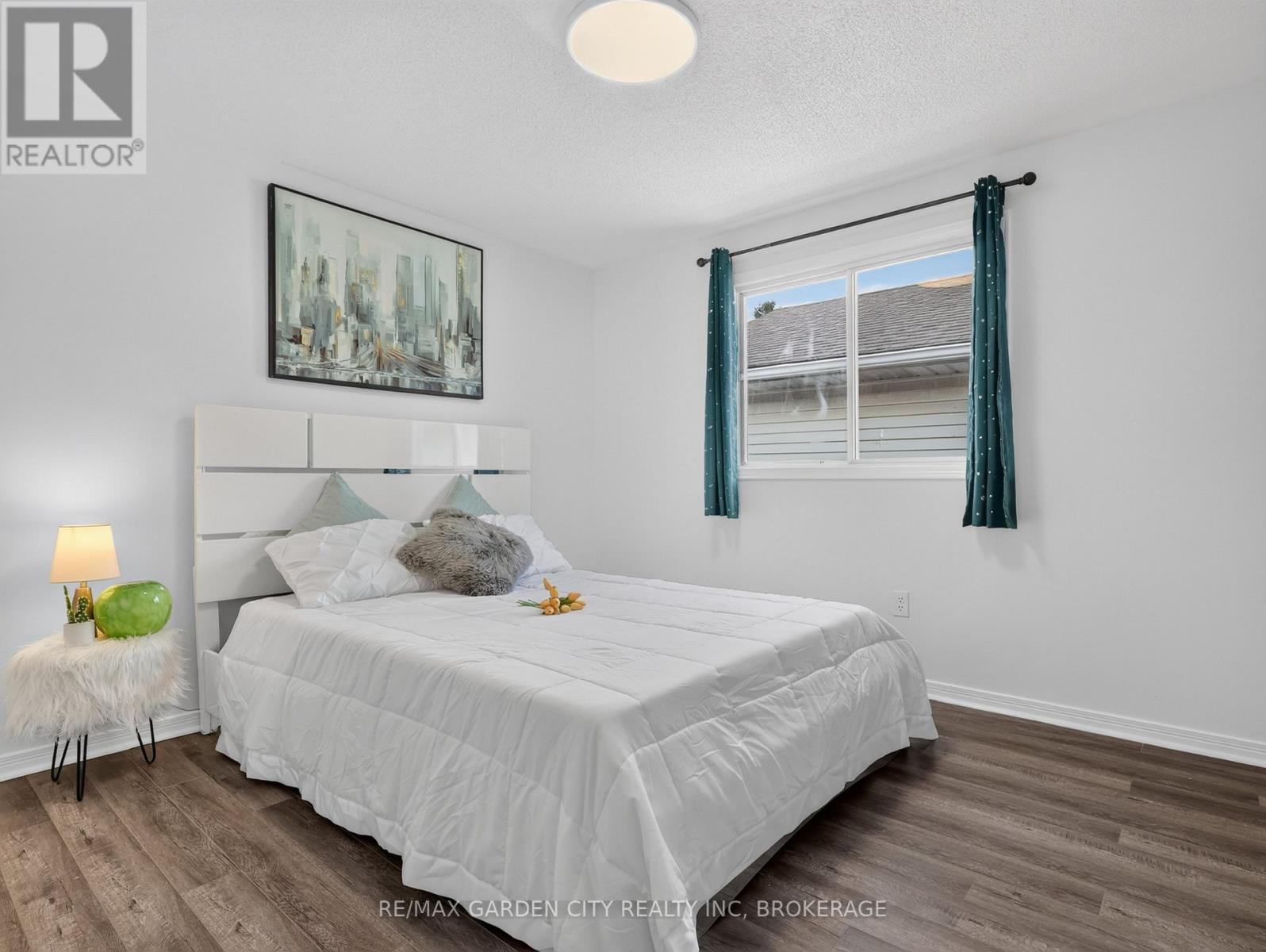 39 BUCHANAN CRESCENT - 28
