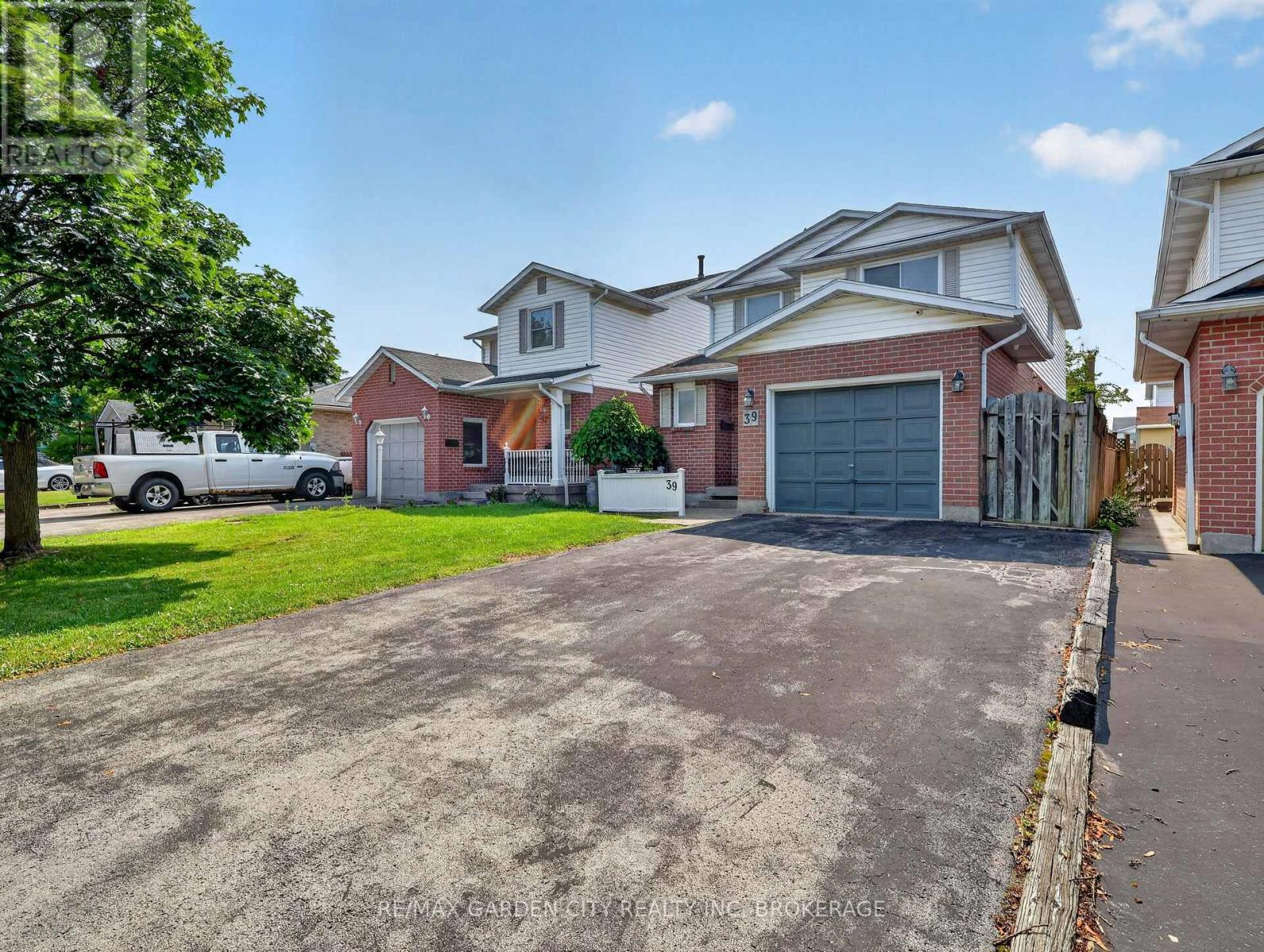 39 BUCHANAN CRESCENT - 3