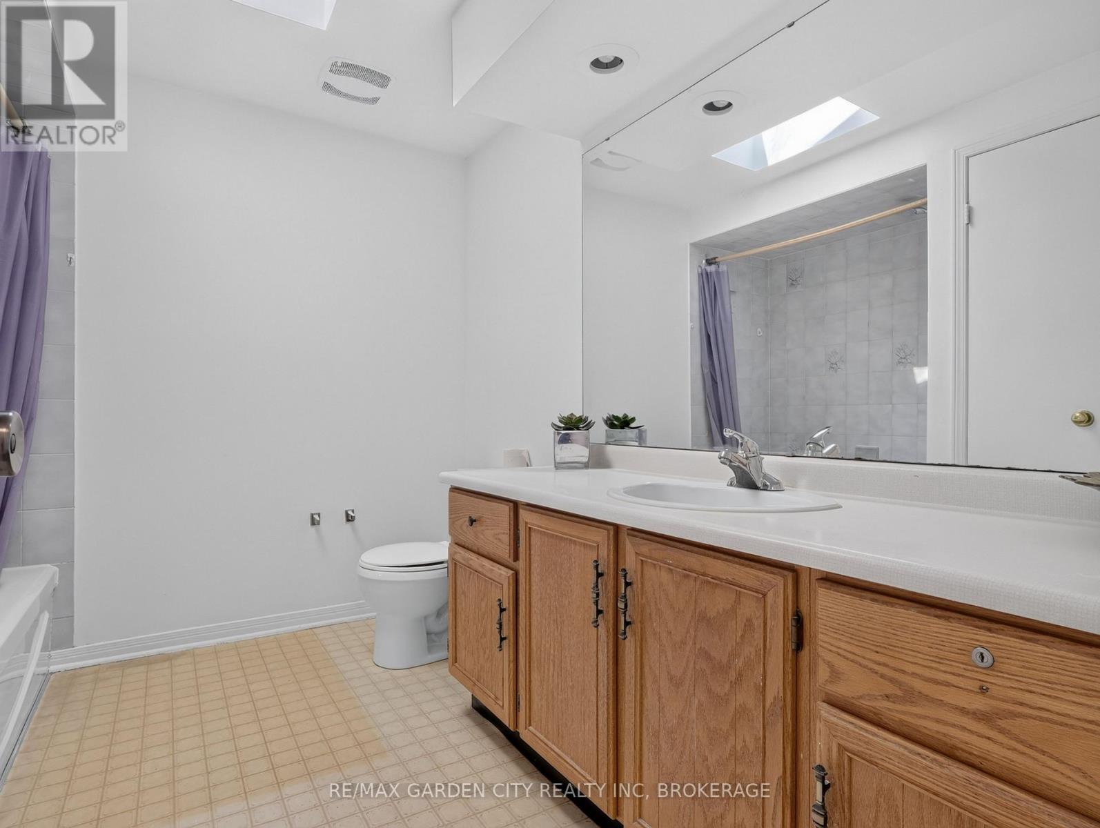 39 BUCHANAN CRESCENT - 31