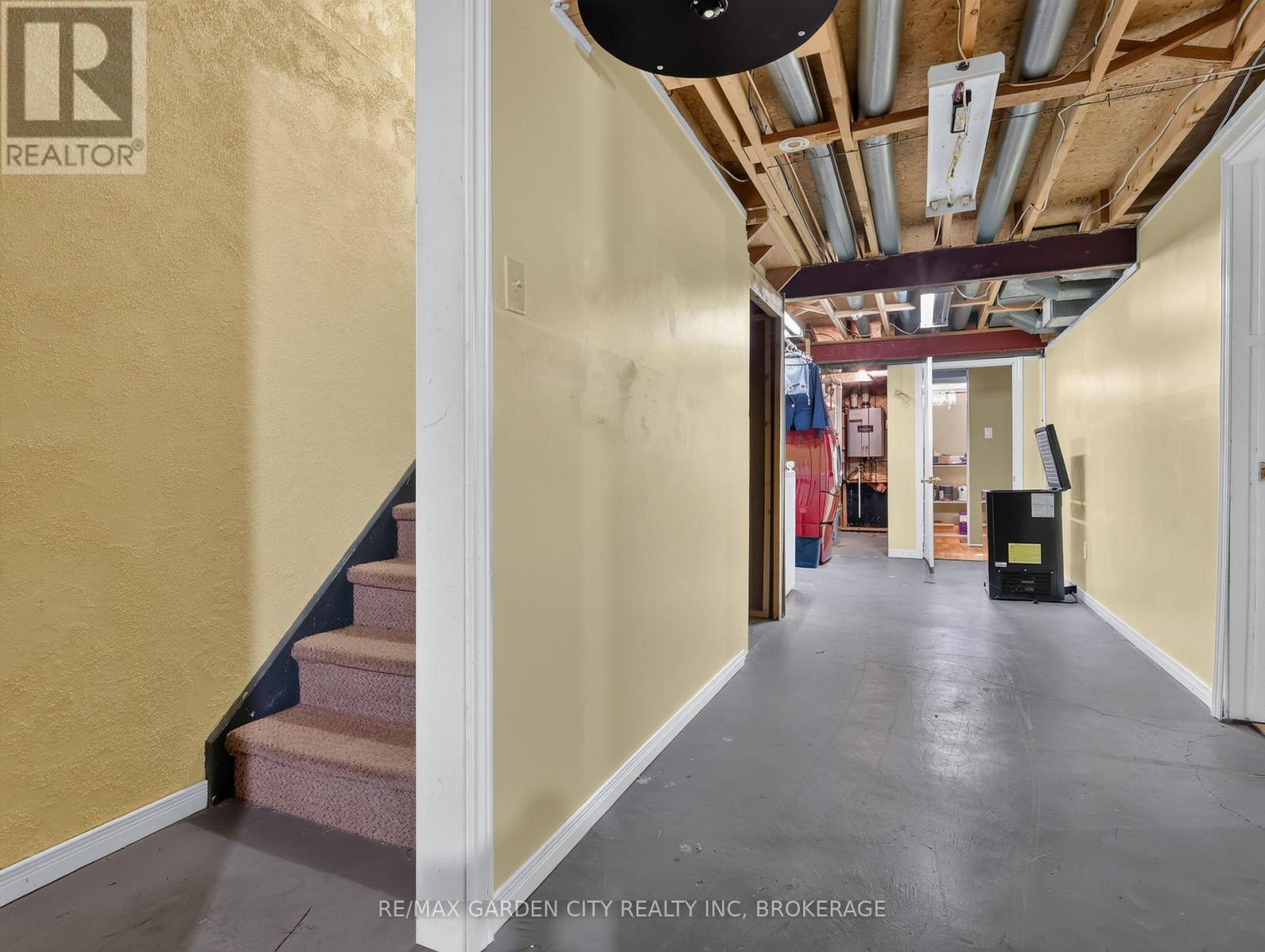 39 BUCHANAN CRESCENT - 36