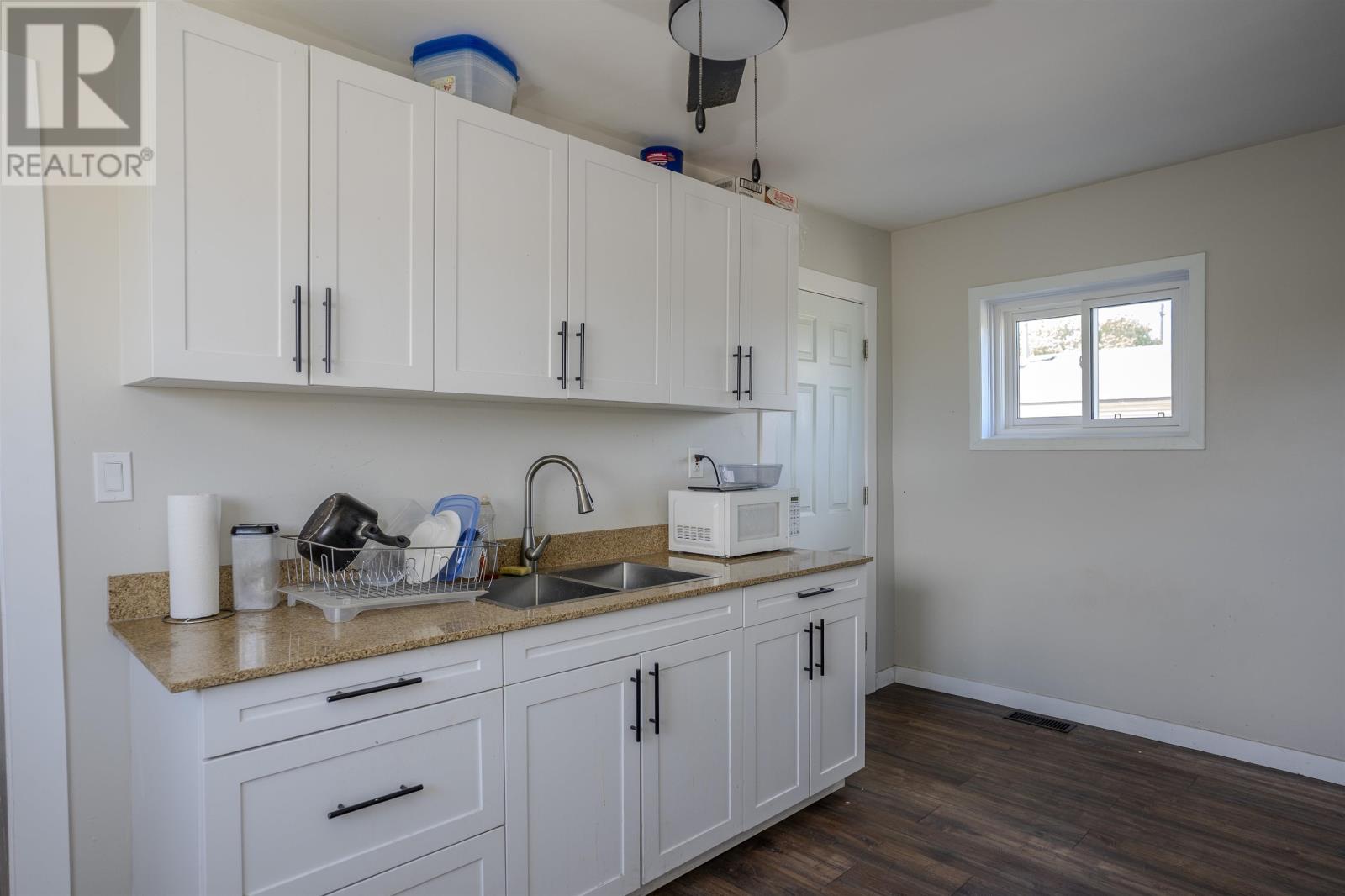 620 HIGH ST S - 8
