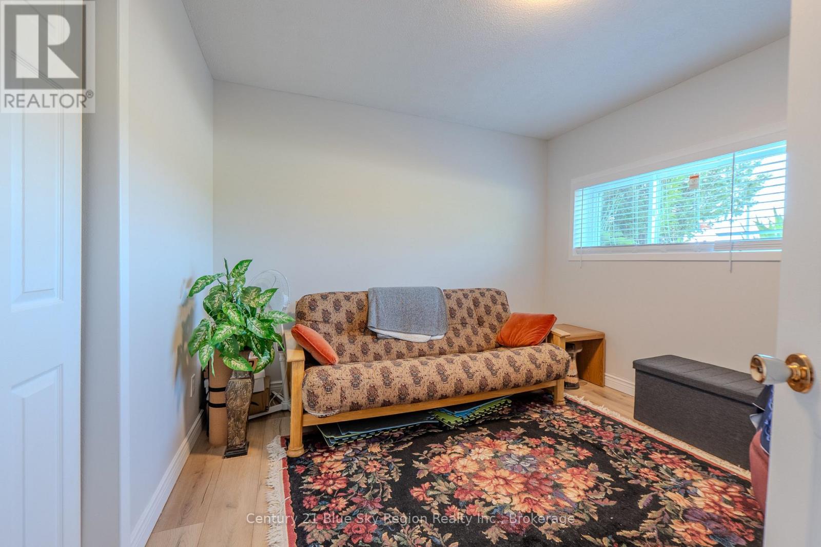 22 TAMERACK AVENUE - 30