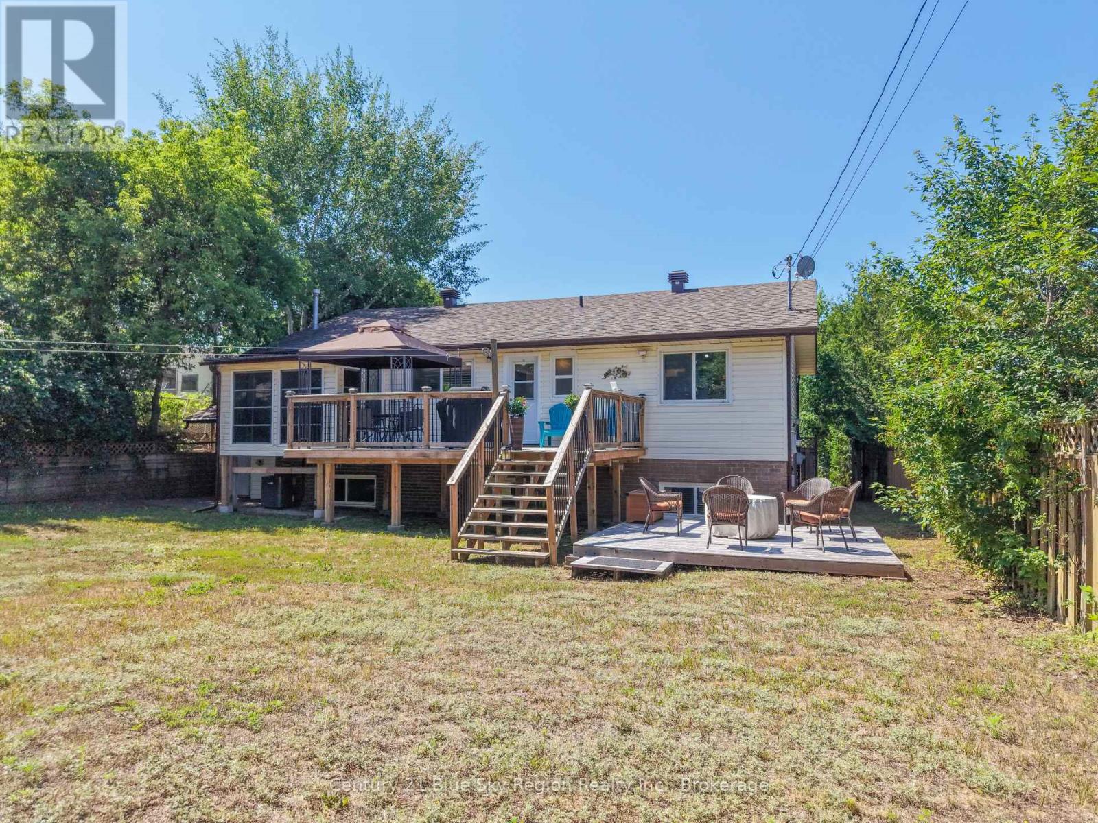 22 TAMERACK AVENUE - 38