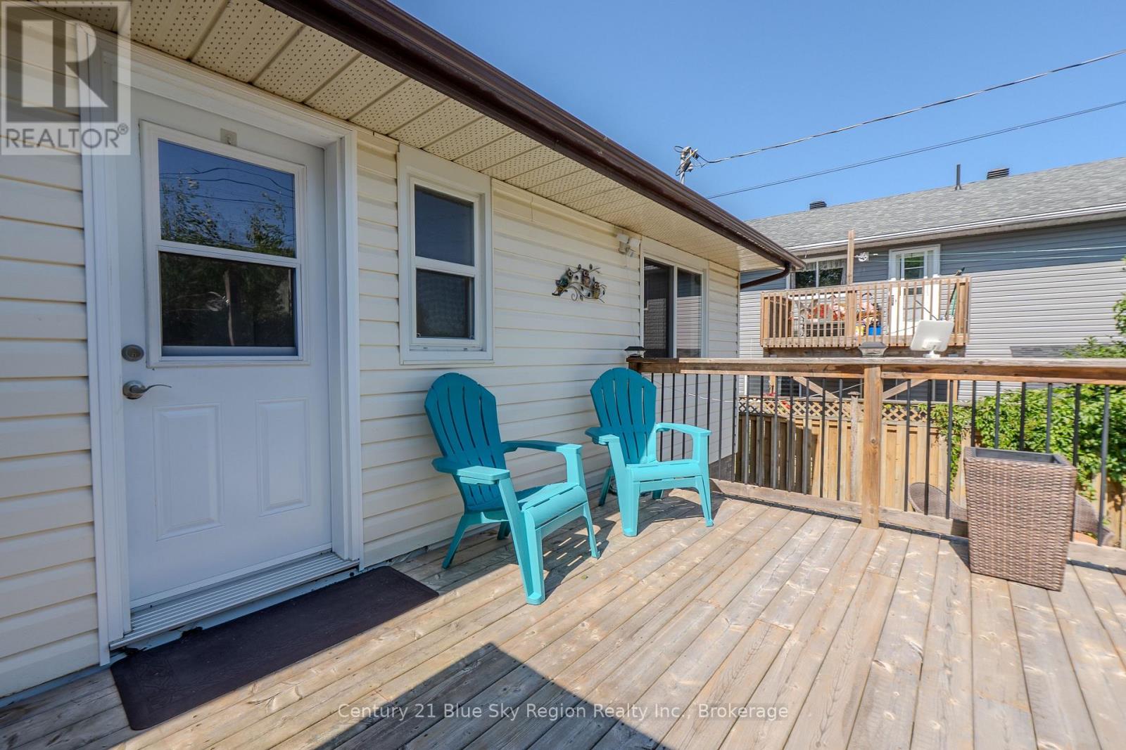 22 TAMERACK AVENUE - 40