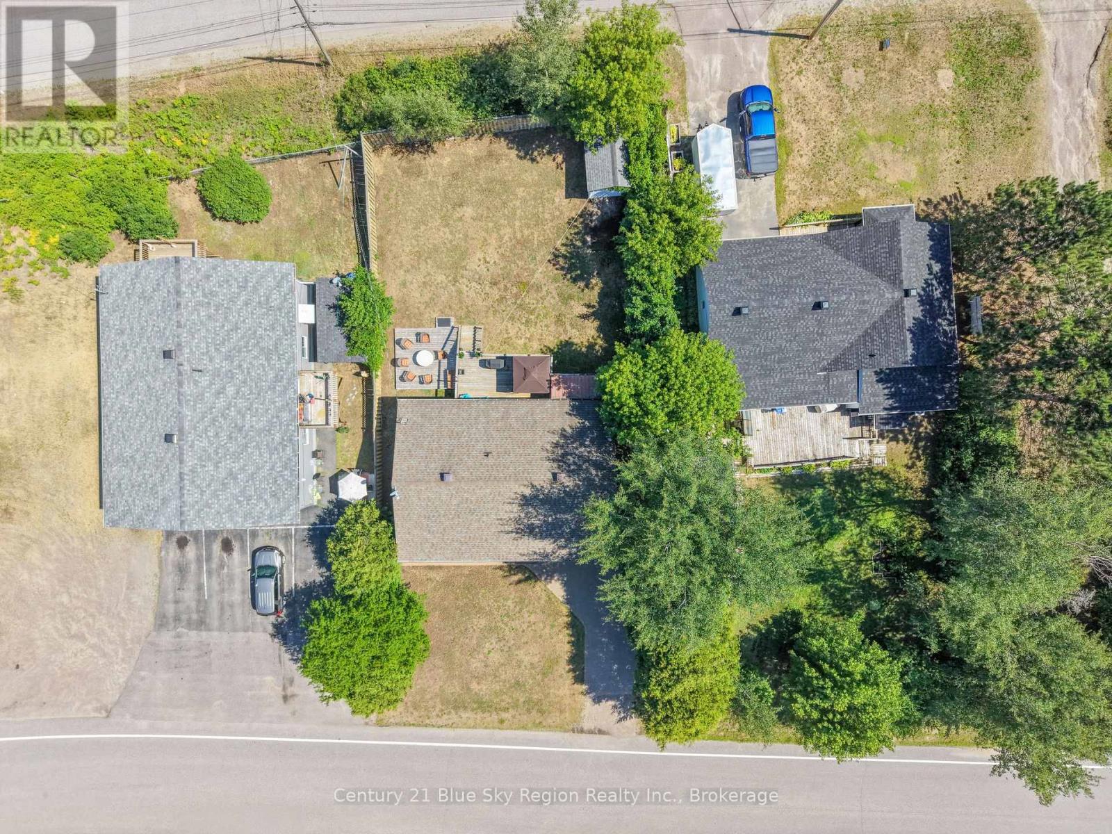 22 TAMERACK AVENUE - 46