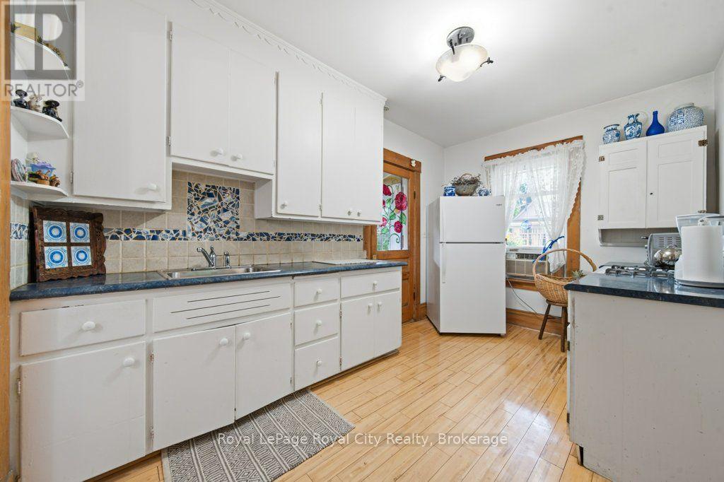 66 RAGLAN STREET - 16