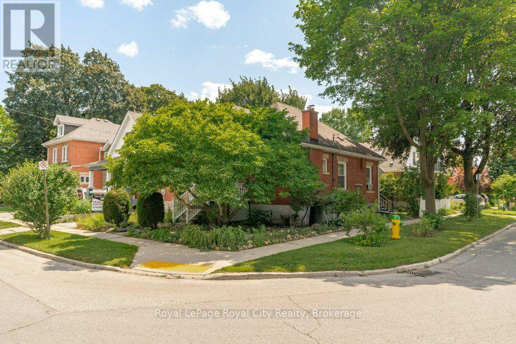 66 RAGLAN STREET - 3