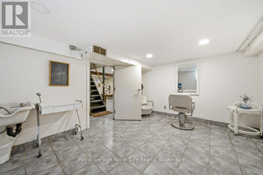 66 RAGLAN STREET - 32