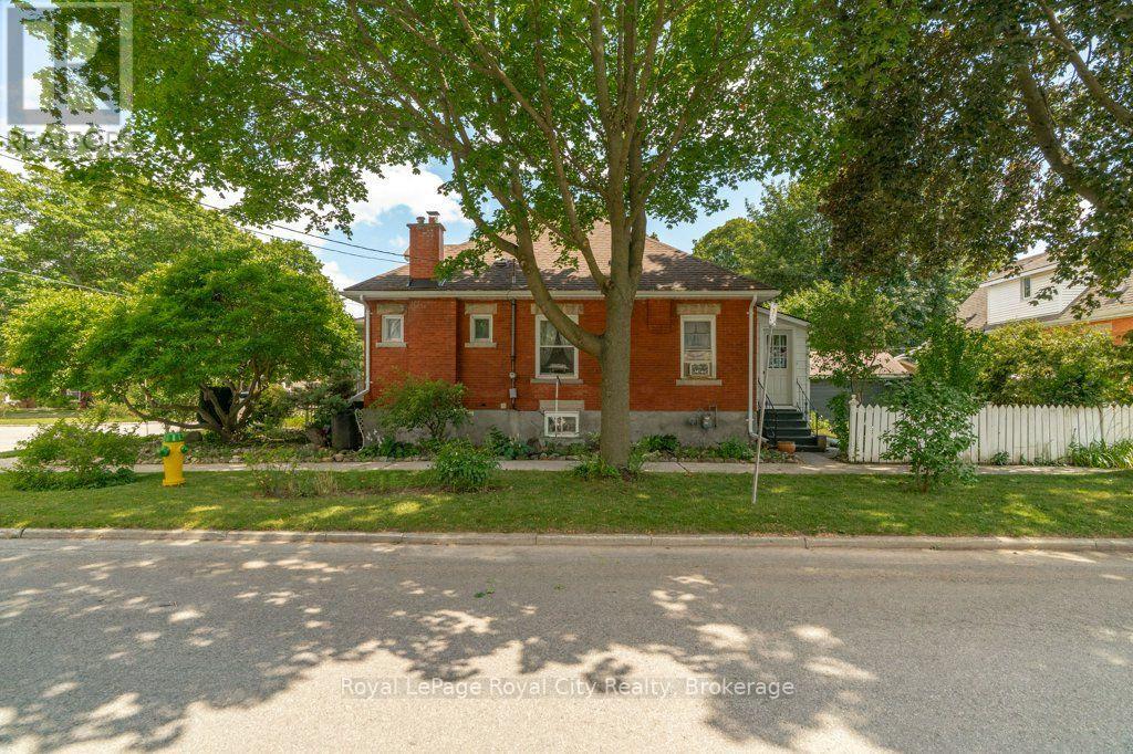 66 RAGLAN STREET - 35