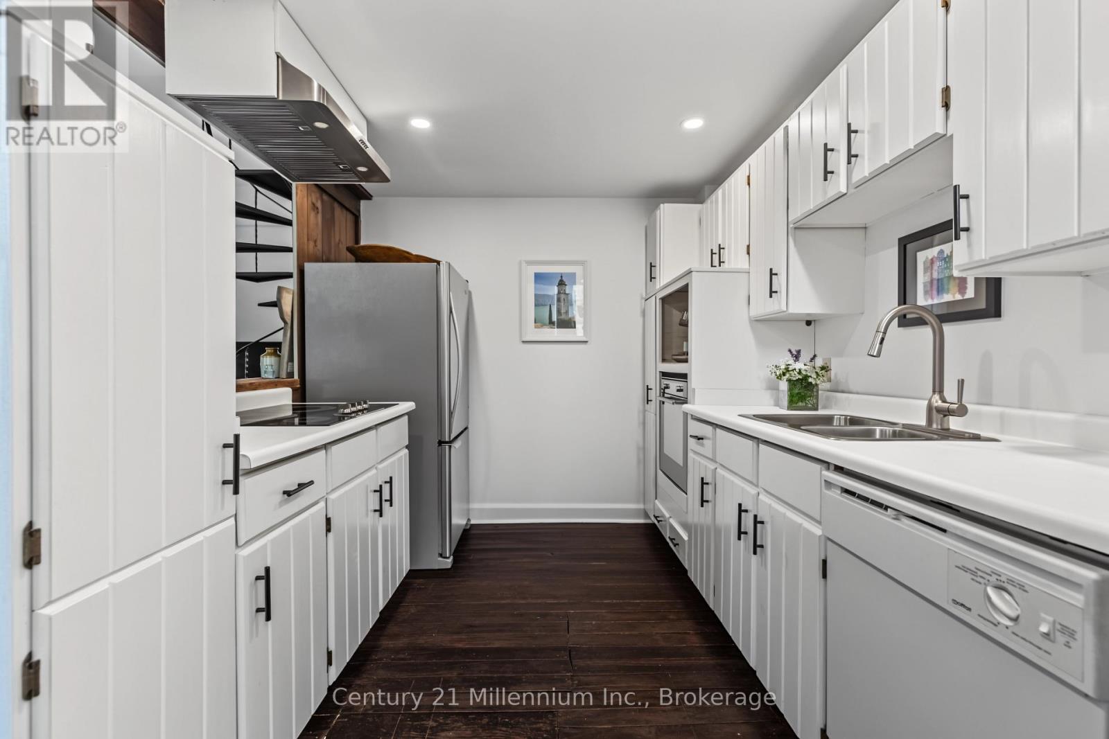 424043 CONCESSION 6 - 20