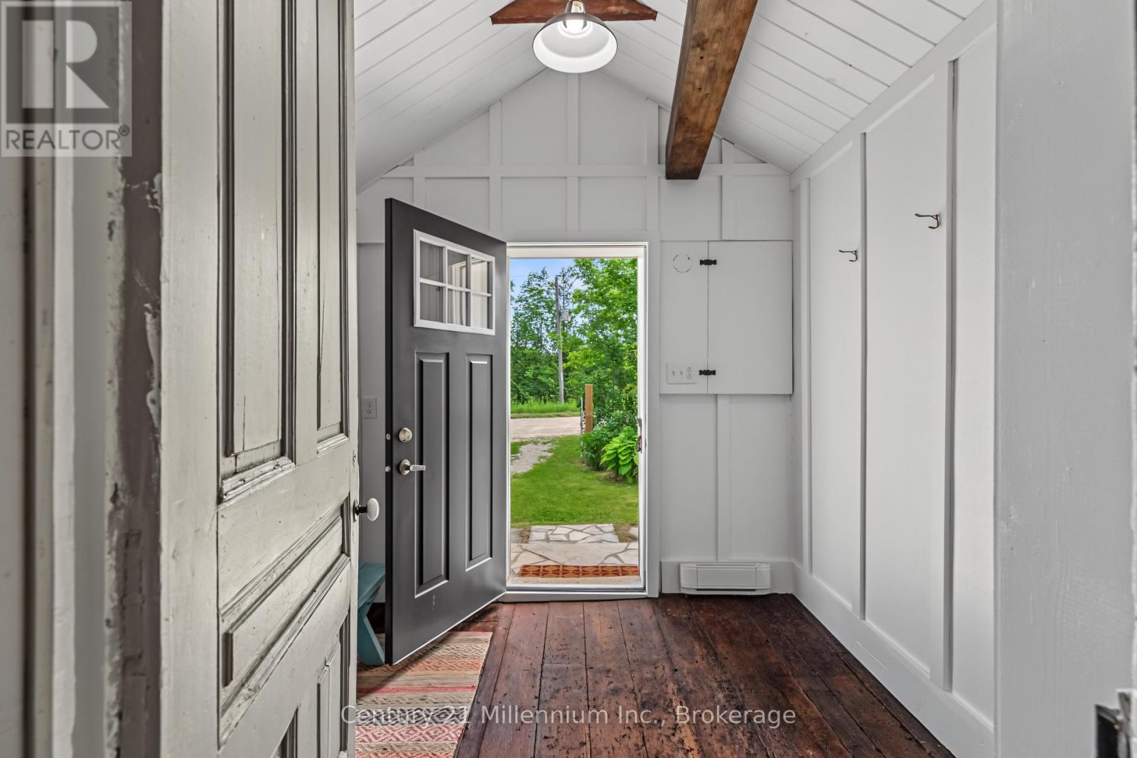 424043 CONCESSION 6 - 6