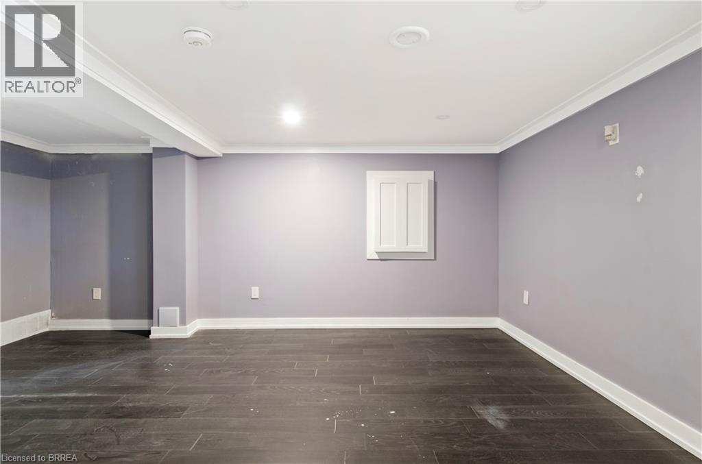 #54 480 GREY Street - 23