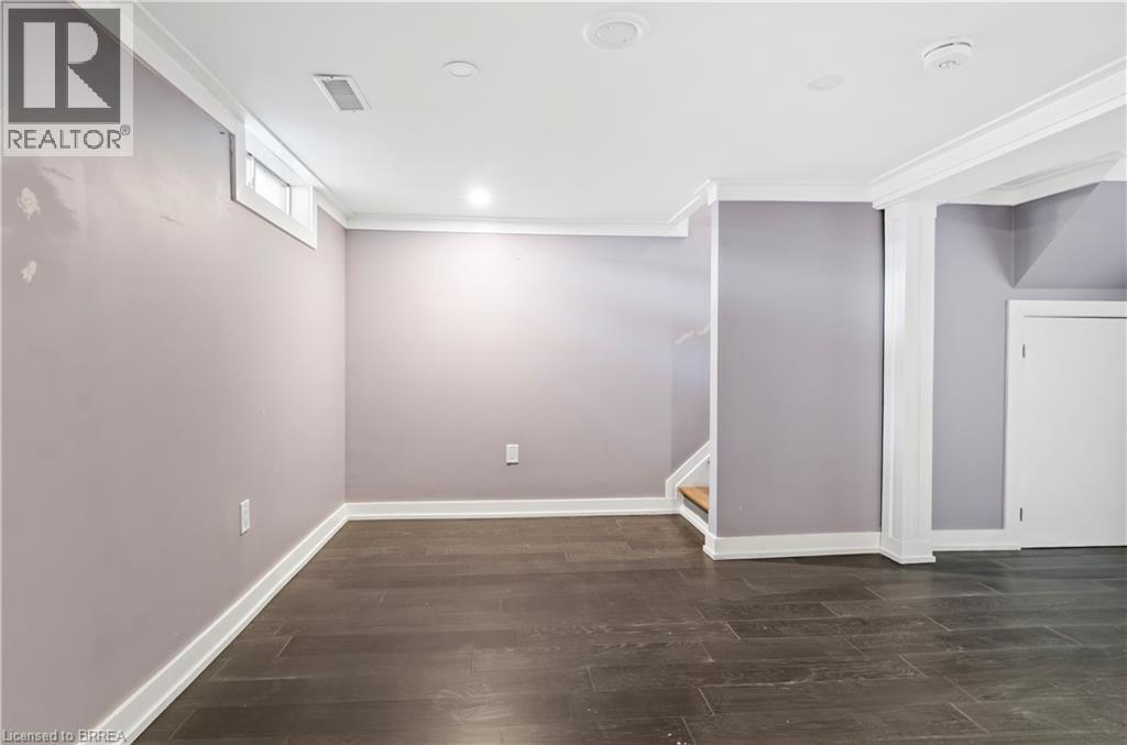#54 480 GREY Street - 25