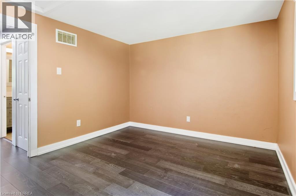 #54 480 GREY Street - 16