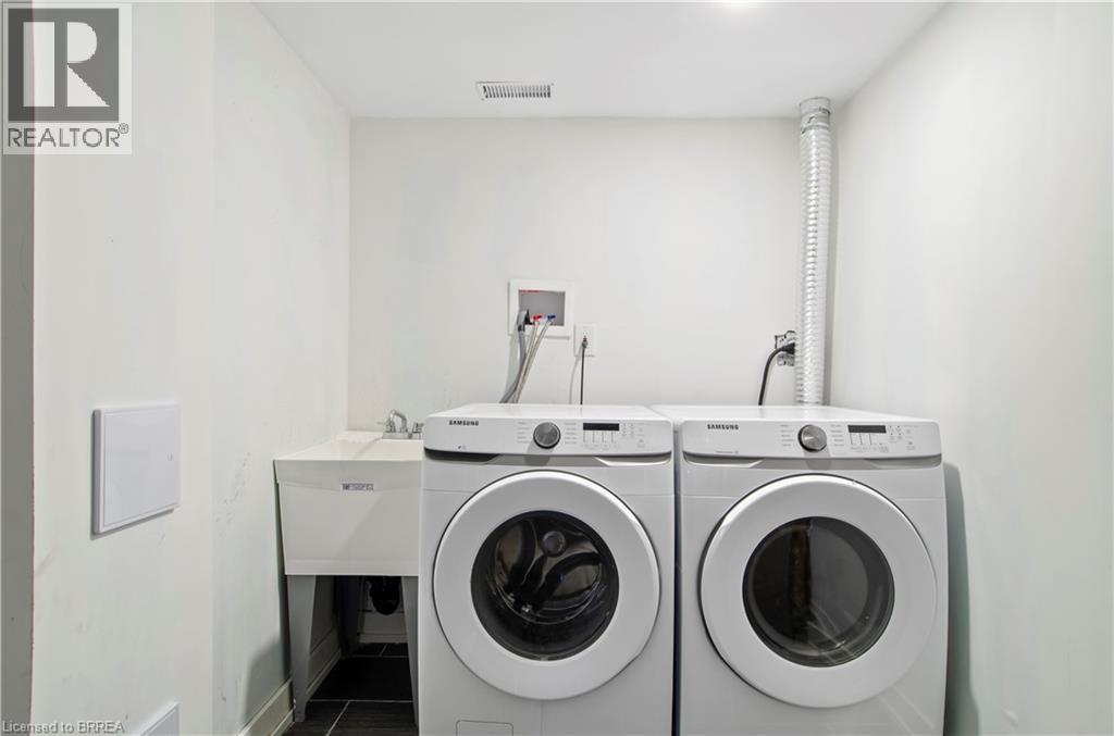 #54 480 GREY Street - 28