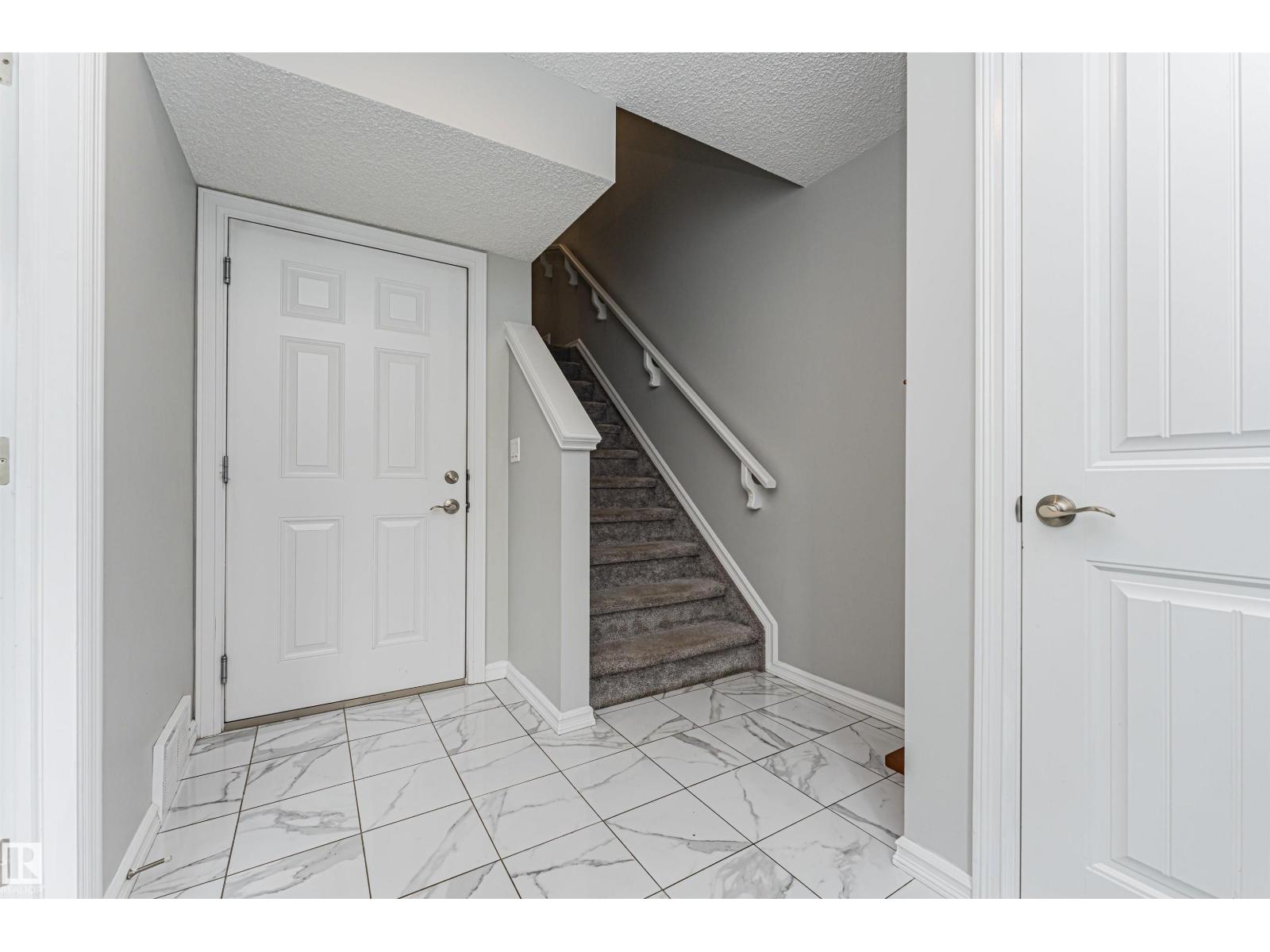 #61 215 SADDLEBACK RD NW - 10