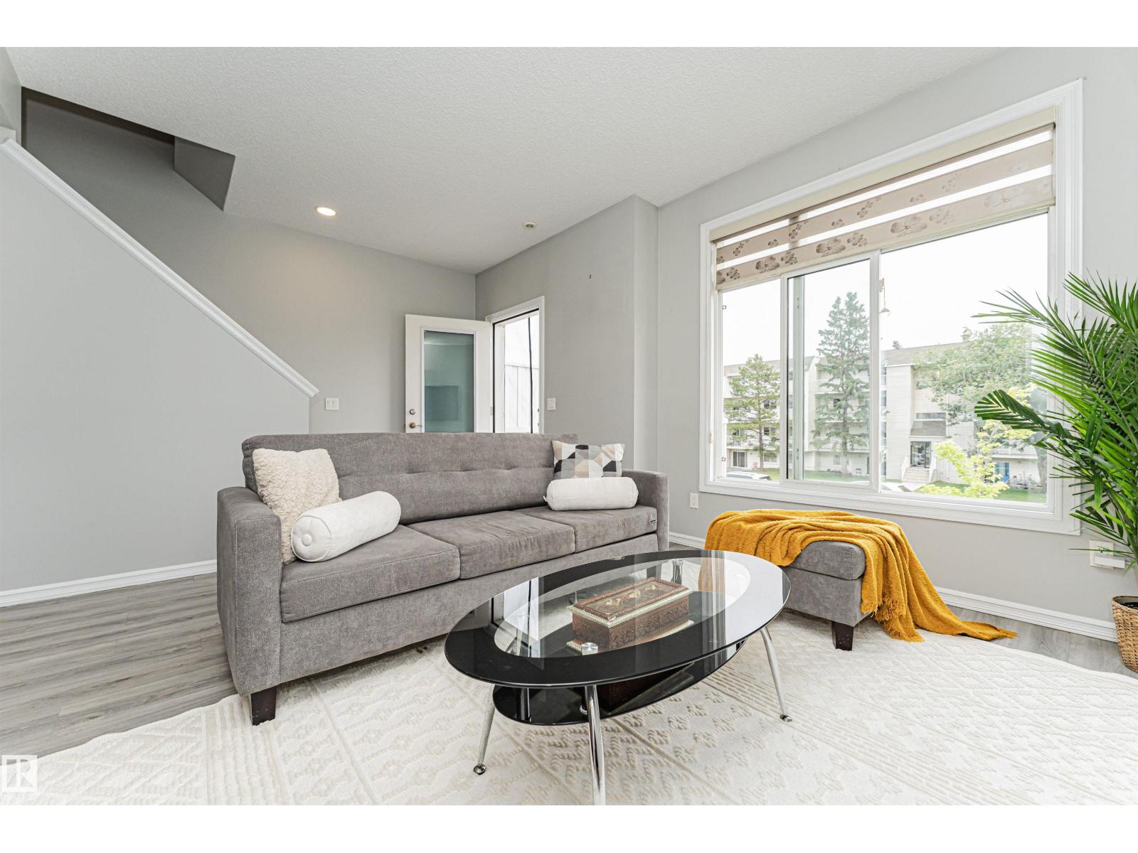 #61 215 SADDLEBACK RD NW - 18