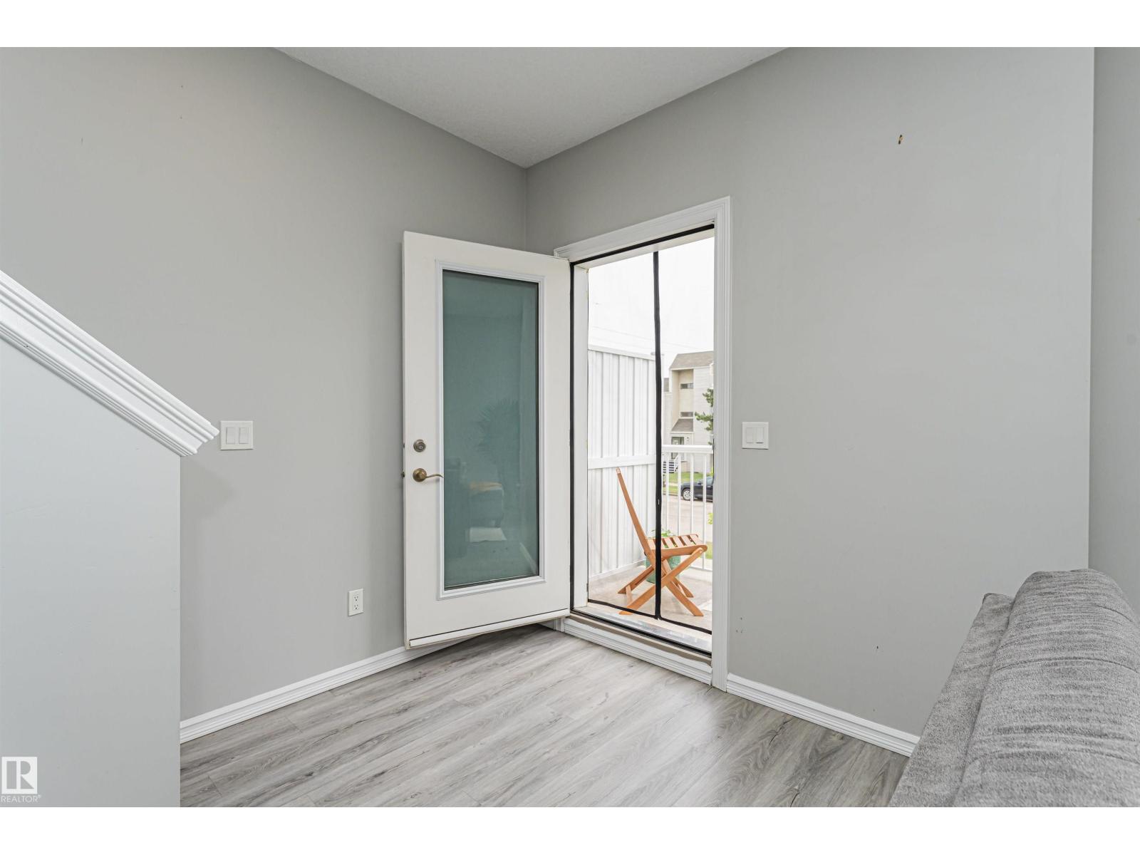 #61 215 SADDLEBACK RD NW - 21