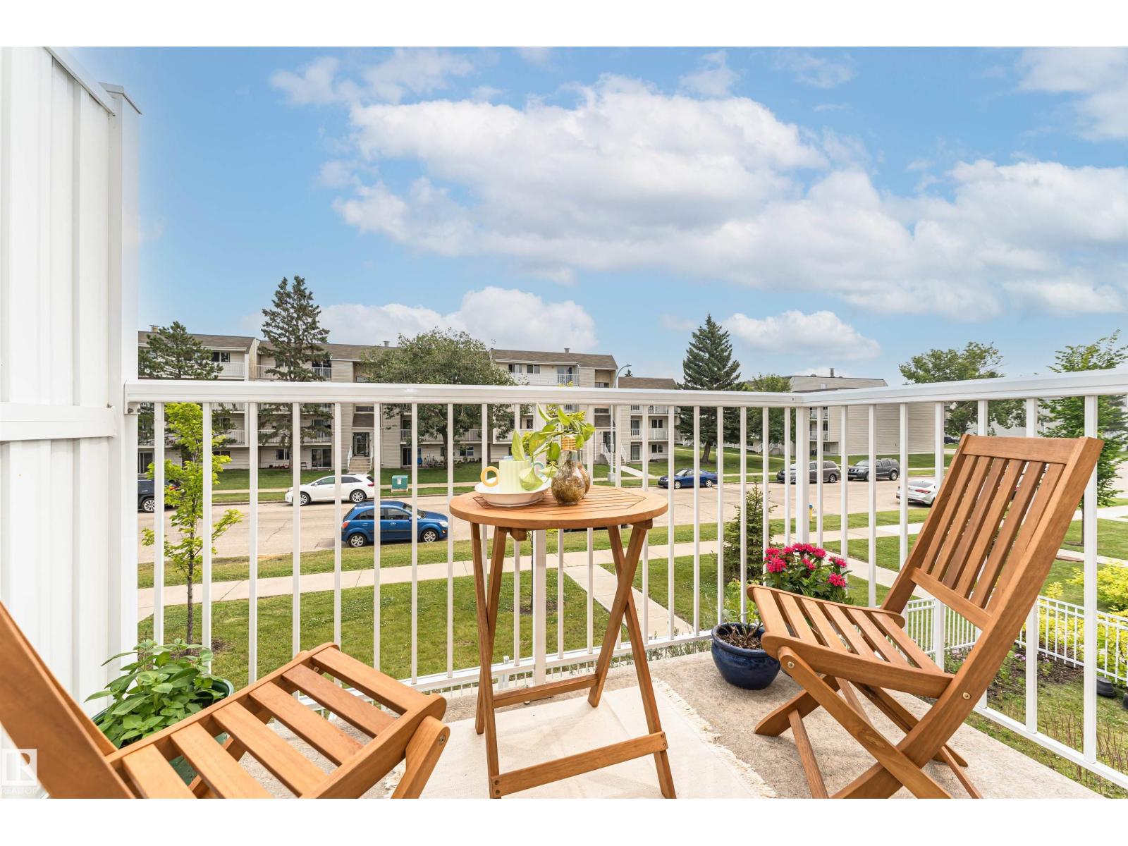 #61 215 SADDLEBACK RD NW - 22