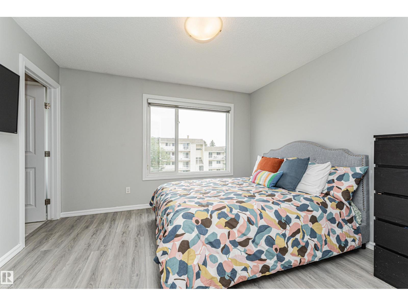 #61 215 SADDLEBACK RD NW - 30