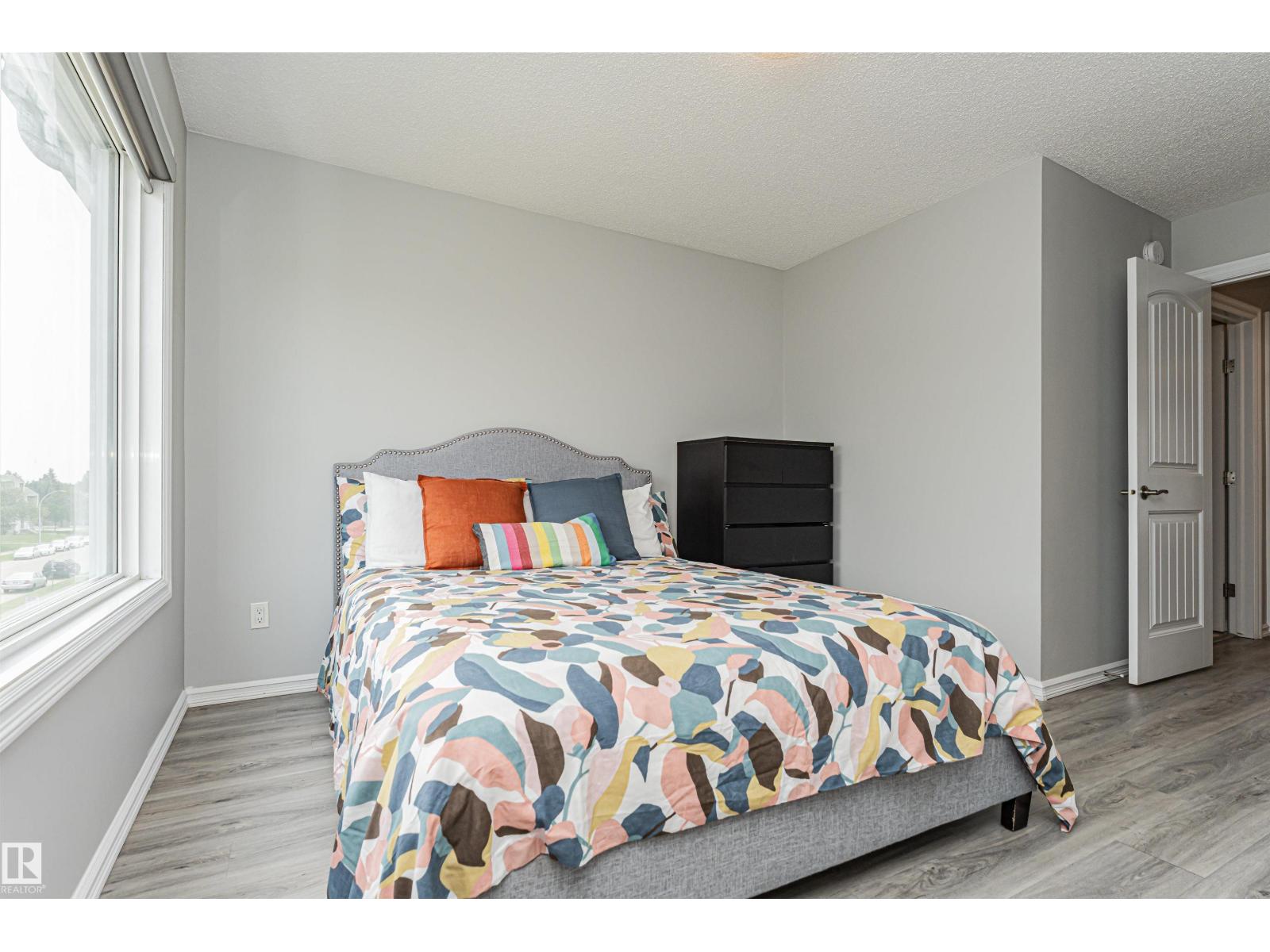 #61 215 SADDLEBACK RD NW - 31